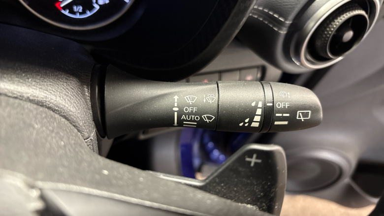 Nissan Juke 1.0 DiG-T 114 N-Connecta 5dr DCT Petrol Hatchback